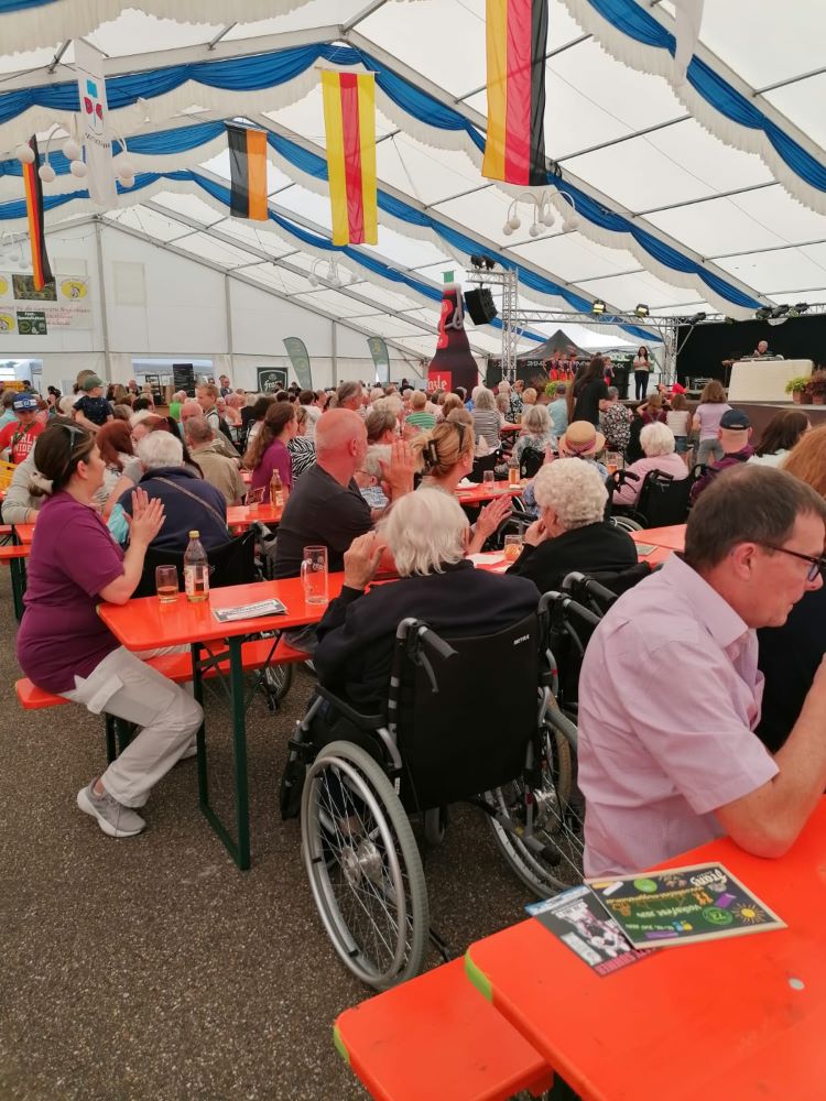 compassio-Seniorendomizil-Haus-Sibylla-Muggensturm-Volksfest