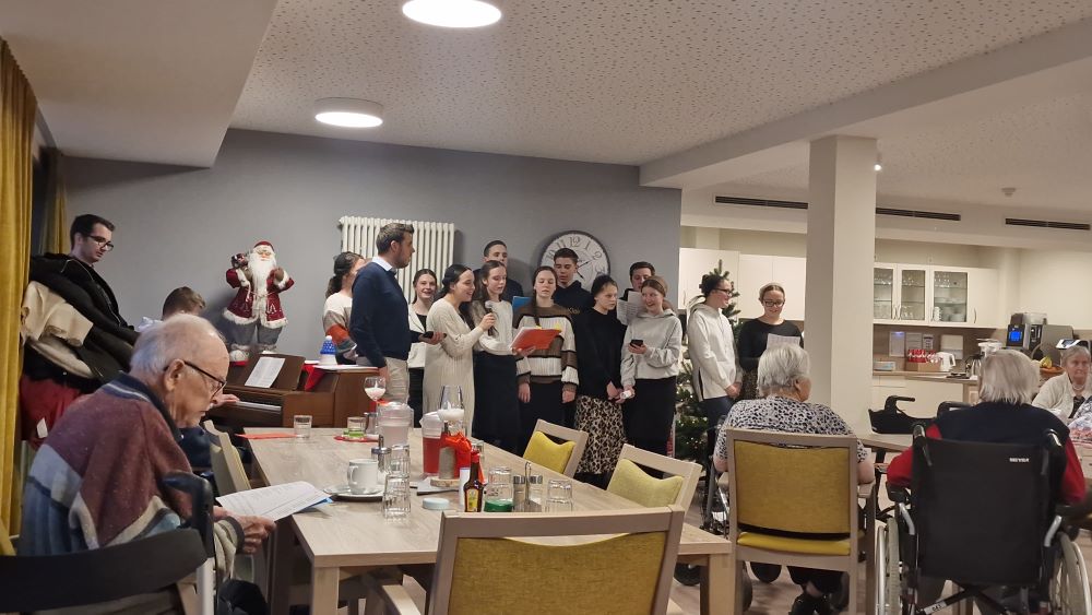 Weihnachtstrubel im Haus am Grubenfeld: Besuch von einem Chor