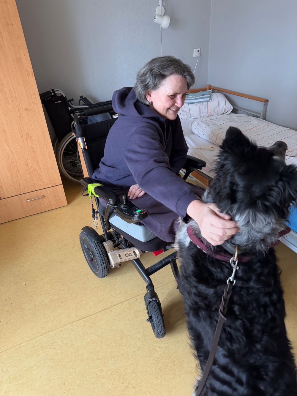 Besuchshunde Finley und Elvis im Haus Antonius