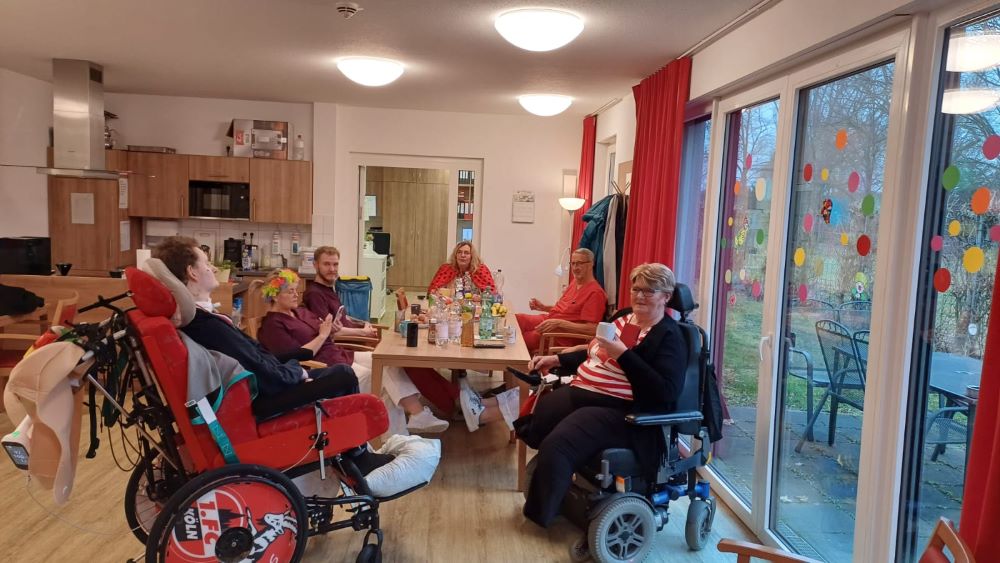 Karnevalsstimmung in der compassio Intensivpflege Elsdorf