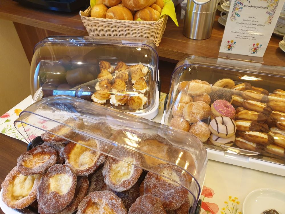 Süßer Genuss beim Mitarbeiterfrühstück