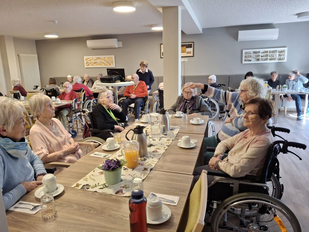 Dalli Klick beim Kaffeenachmittag im Haus am Grubenfeld