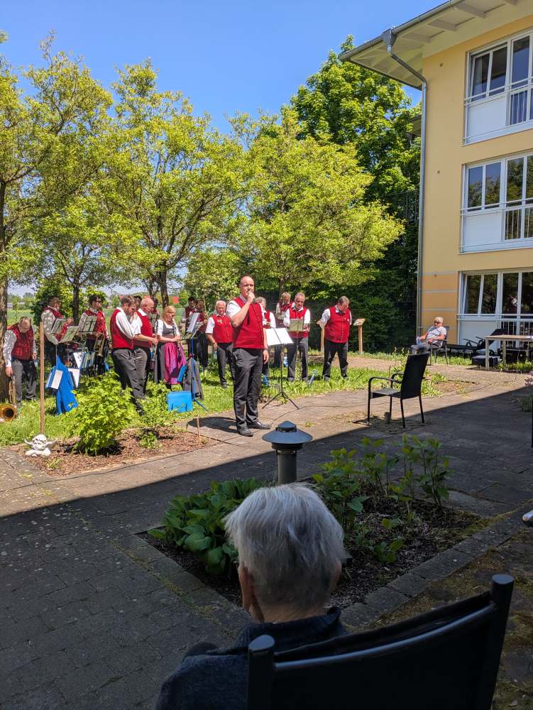 Muttertag im Haus Gabriel: Stadtkapelle Gersthofen