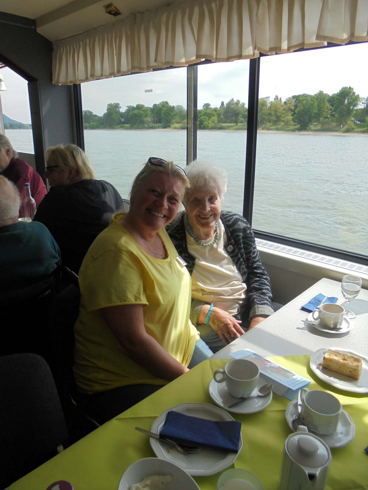 Schifffahrt der Seniorenresidenz Walter Esser auf dem Rhein