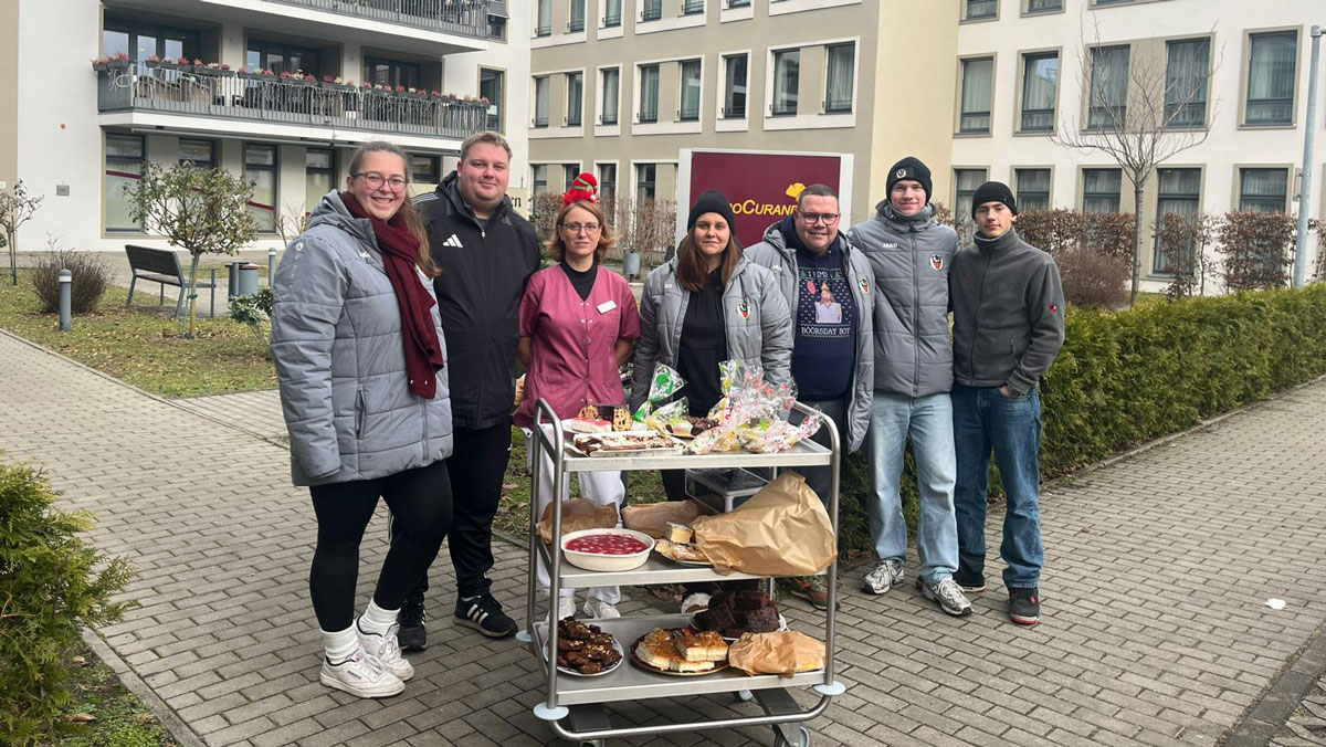 Cake donation in Bölschestraße