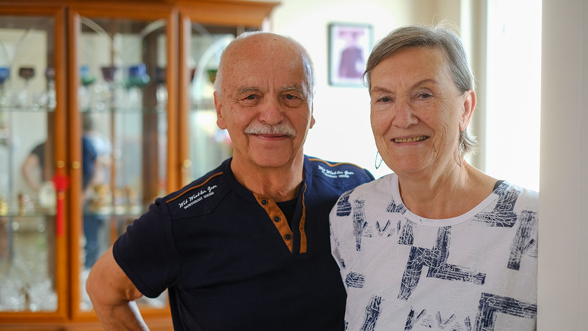 Portrait Ehepaar in eigener Wohnung im Service-Wohnen der Seniorenresidenz Bölschestraße
