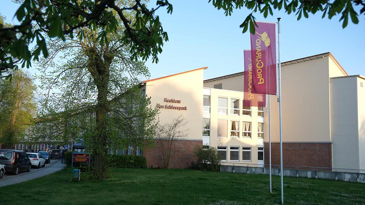 Außenansicht ProCurand Stationäre Pflege der Seniorenresidenz Am Schlosspark