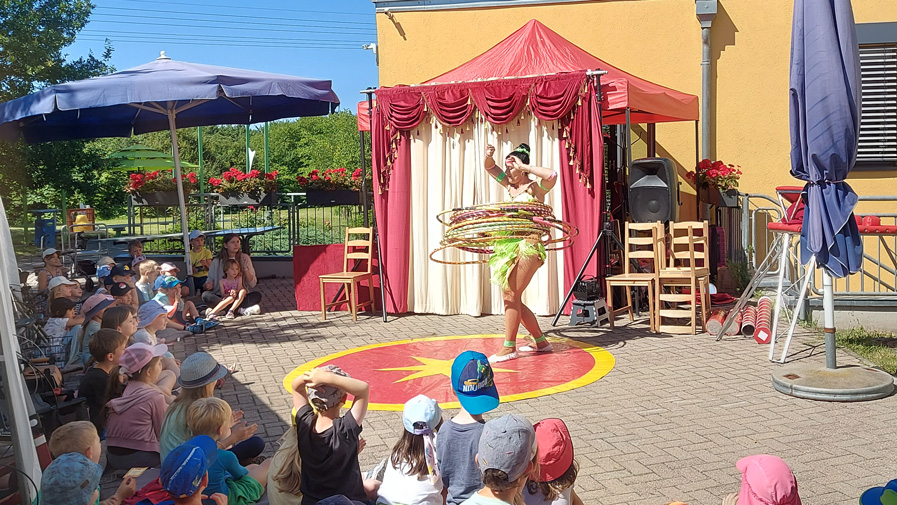 Hal-Zirkusbesuch1.jpg