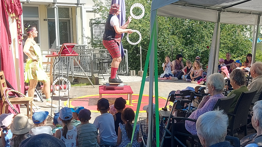 Hal-Zirkusbesuch2.jpg