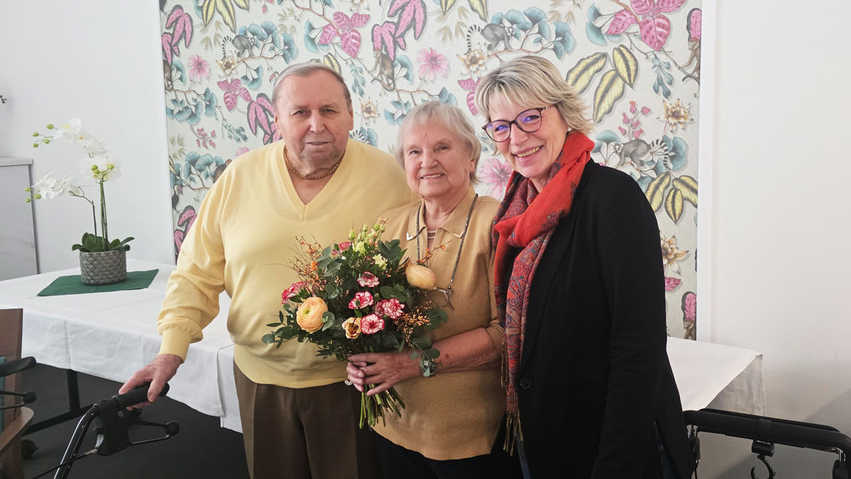 Ehepaar feiert Gnadenhochzeit in der Residenz Am Hallorenring in Halle