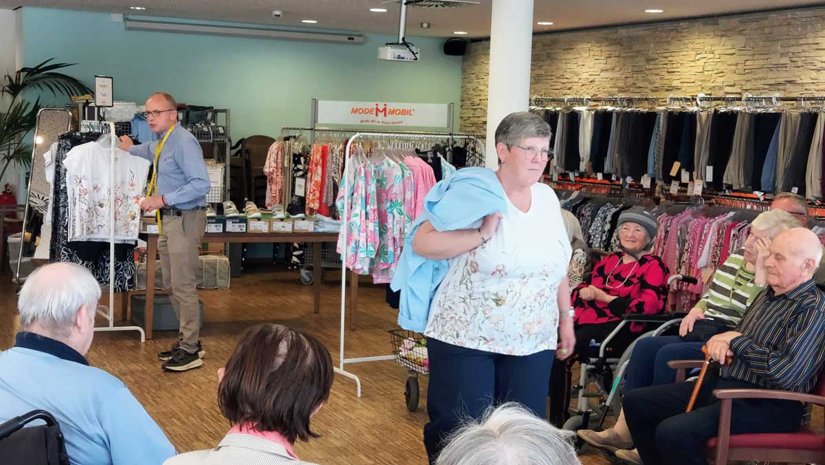 Modenschau der neuen Frühjahrskollektion im Havelpalais