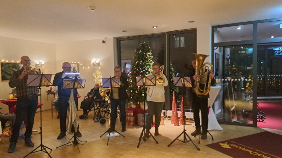 Weihnachtsmarkt in der Hegelallee
