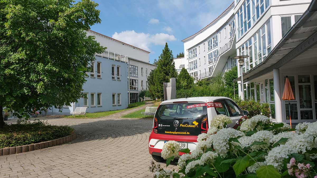 ProCurand car in front of the Sigmaringen outpatient care centre