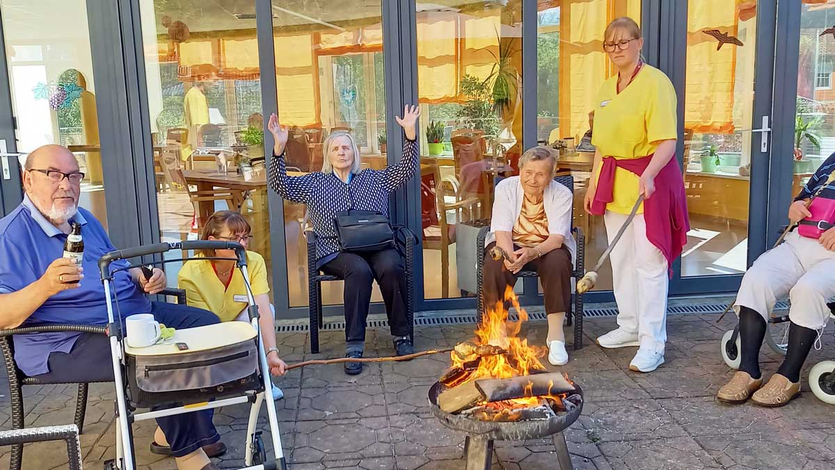 Maifeuer und Stockbrot