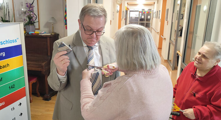 SU-RO-weiberfasching-Seniorinnen-750x410.jpg